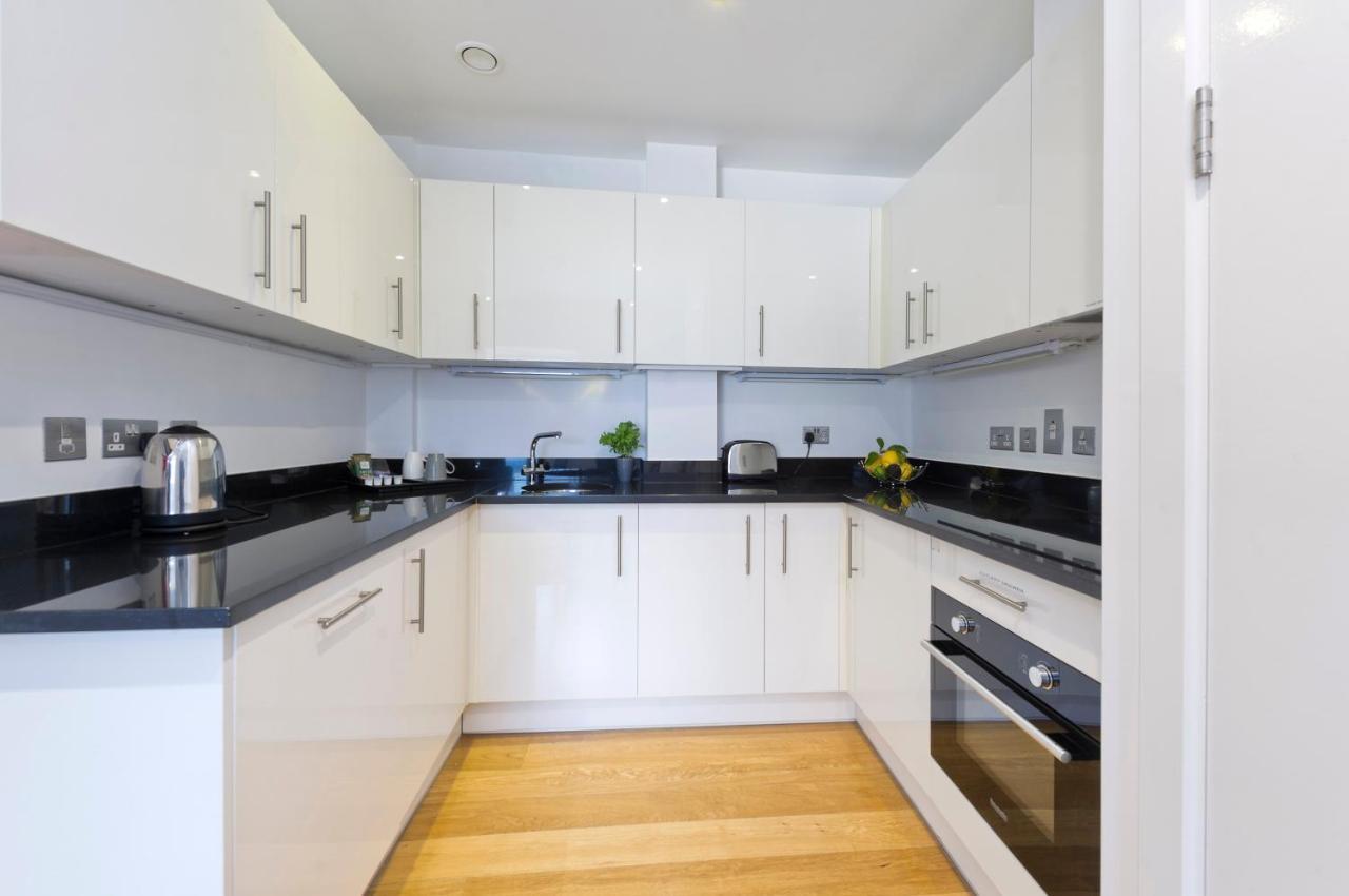 Red Lion Court By City2Stay Лондон Екстериор снимка