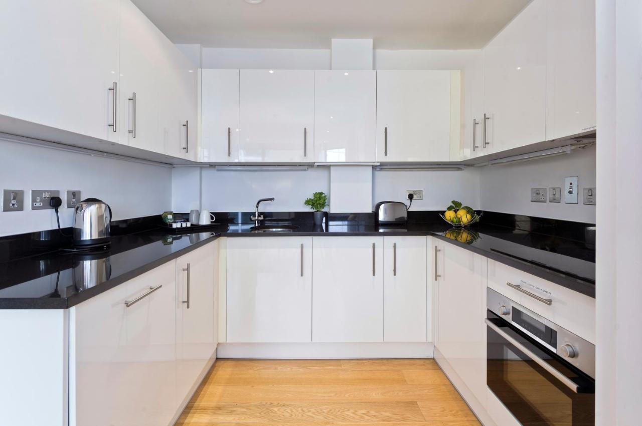 Red Lion Court By City2Stay Лондон Екстериор снимка