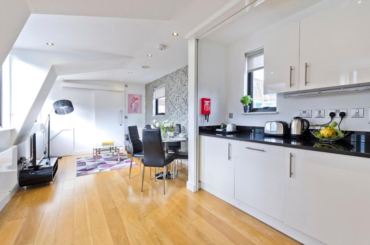 Red Lion Court By City2Stay Лондон Екстериор снимка