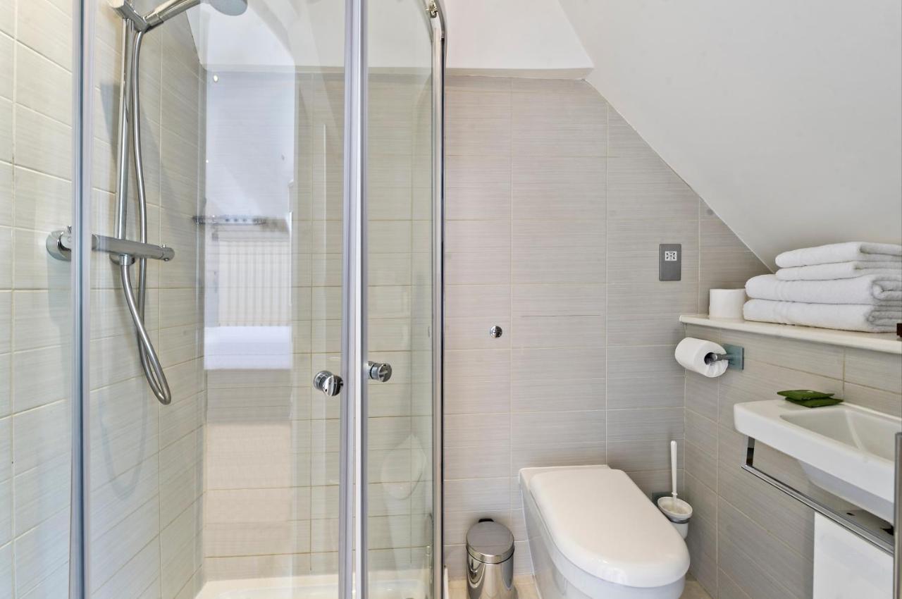 Red Lion Court By City2Stay Лондон Екстериор снимка